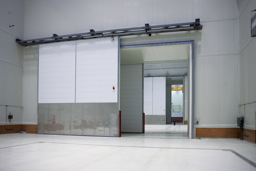 Виды металлических ворот по конструкции и назначению