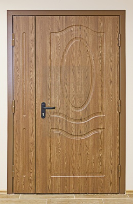 Офисная входная дверь с декоративными МДФ-панелями